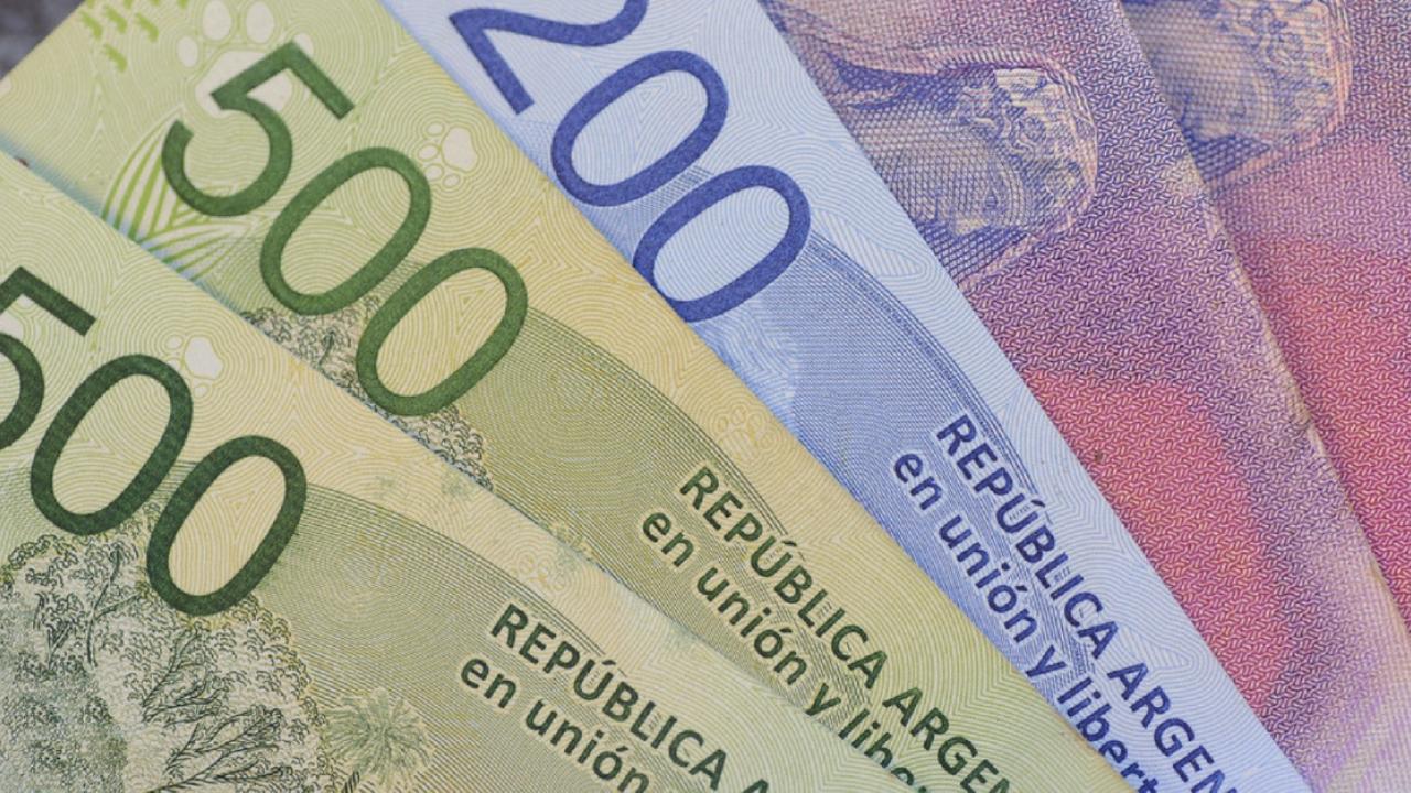 billetes-pesos-argentinos