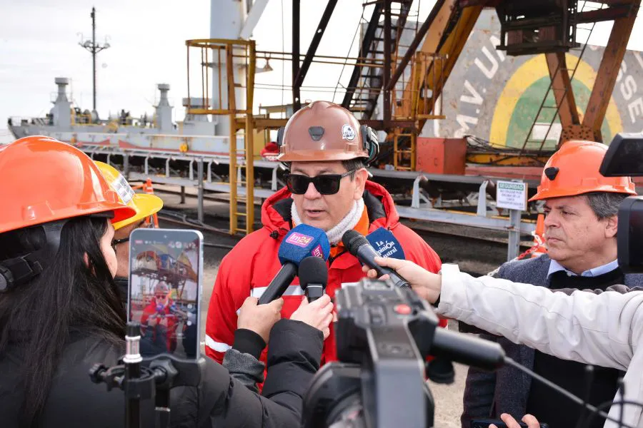 83d05fe74cf15aad5b9669ba069a7b30_XL