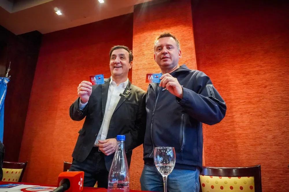 INT_PRESENTACION-DE-TARJERA-IA_03_09-37-2048x1365